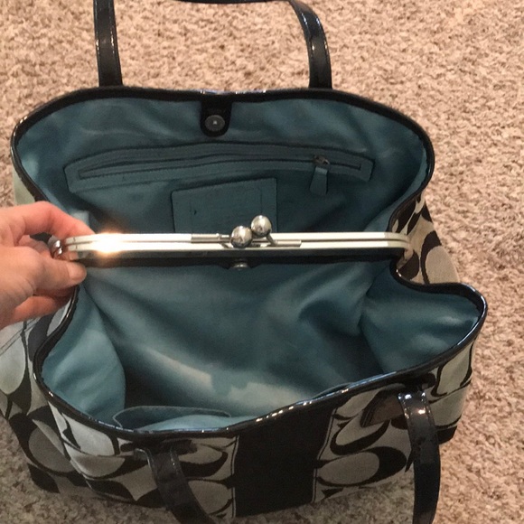 Coach purse - Picture 3 of 5